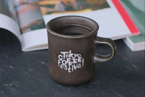 10周年を記念したオリジナルマグを制作